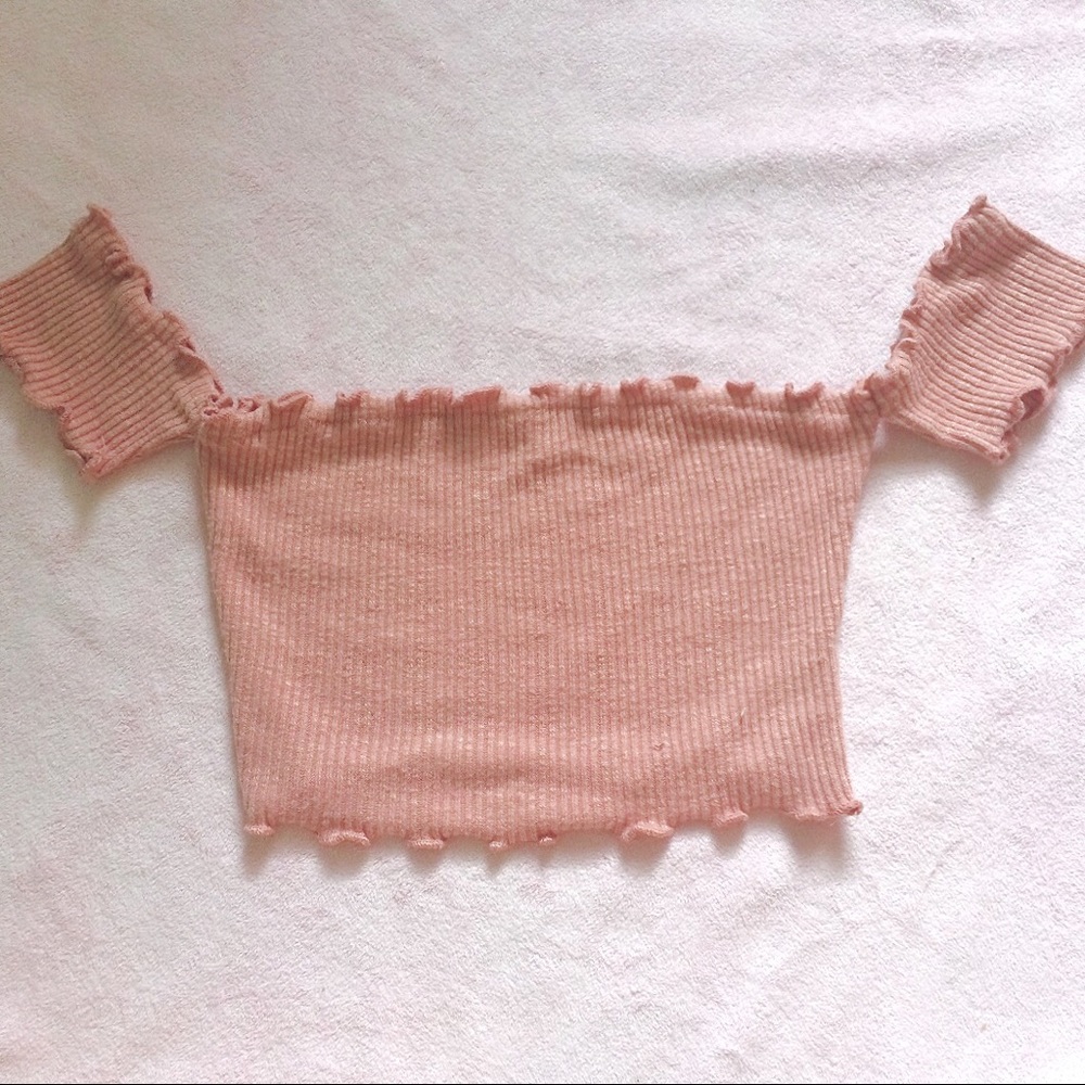 ❤️ Fashion Nova off the shoulder crop top